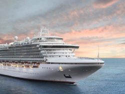 Luxusschiff auf dem Meer